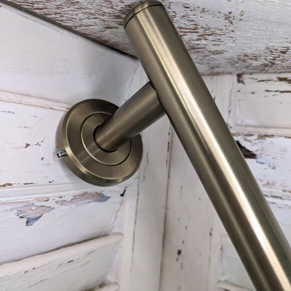 GATCO #4060 Brushed Brass Elevate 18" Towel Bar - Picture 4 of 5